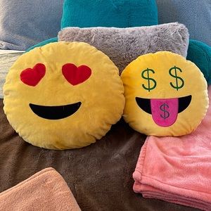 emoji pillows